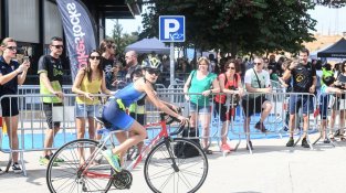 La 9a triatló infantil de l'3scola Katoa consolida l'èxit de l'organització i els participants