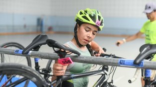 La 9a triatló infantil de l'3scola Katoa consolida l'èxit de l'organització i els participants