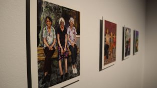 Fotografia: Mireia Redondo (exposició 'Mirades' al Celler de Can Ginestar, gener 2022)