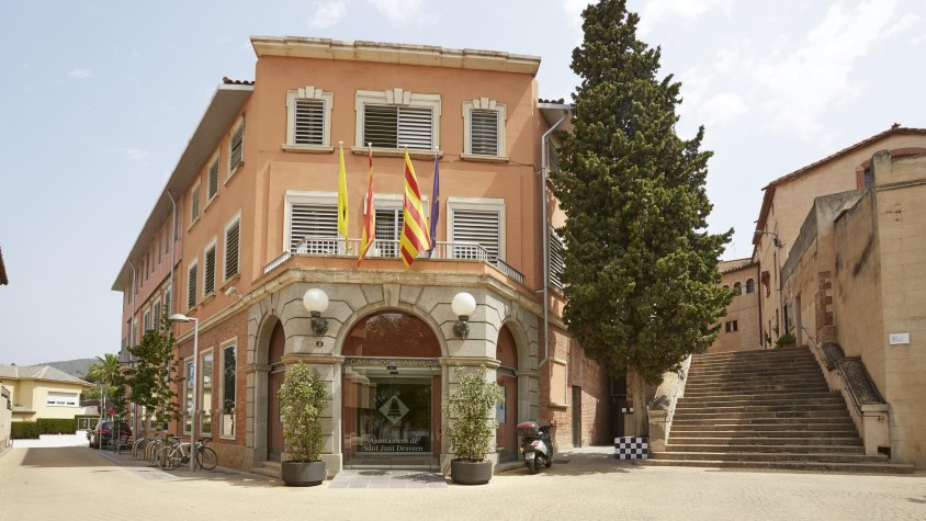 Acte de constitució del nou consistori i presa de possesió del càrrec del nou alcalde