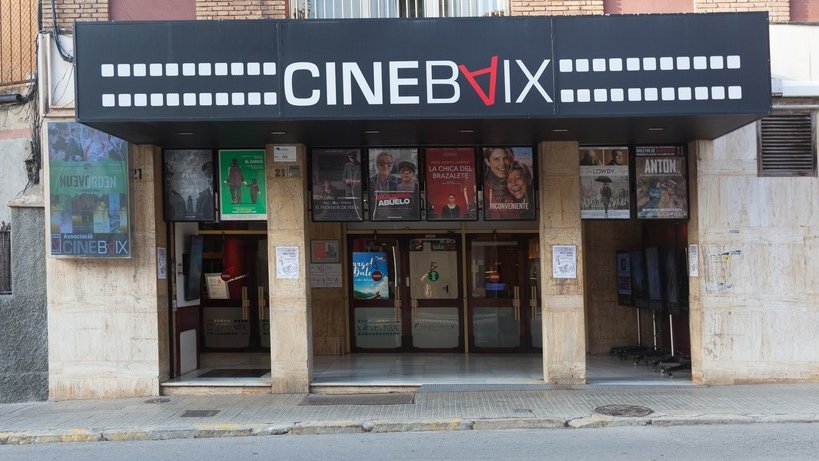 Cinema Cinebaix, al carrer Joan Batllori, 21, Sant Feliu de Llobregat