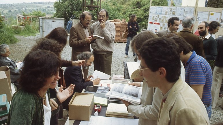 Era tota una delícia passejar entre la multitud de parades, on els llibres s’agrupaven per temàtiques