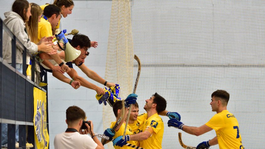 Afició i equip celebren l'estrena amb victòria a la tercera temporada a l'Ok Lliga